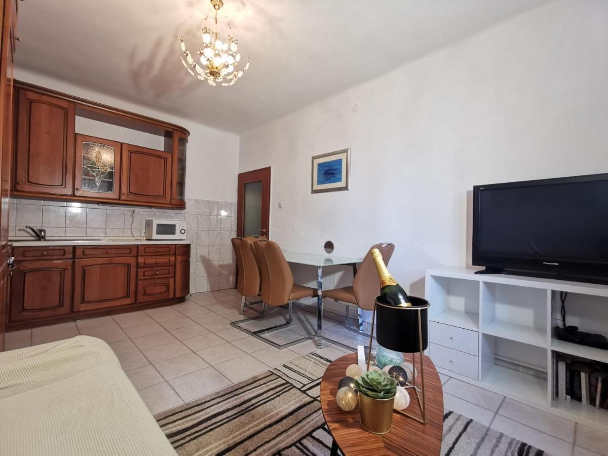 Apartment Lionel สปลิท ภายนอก รูปภาพ