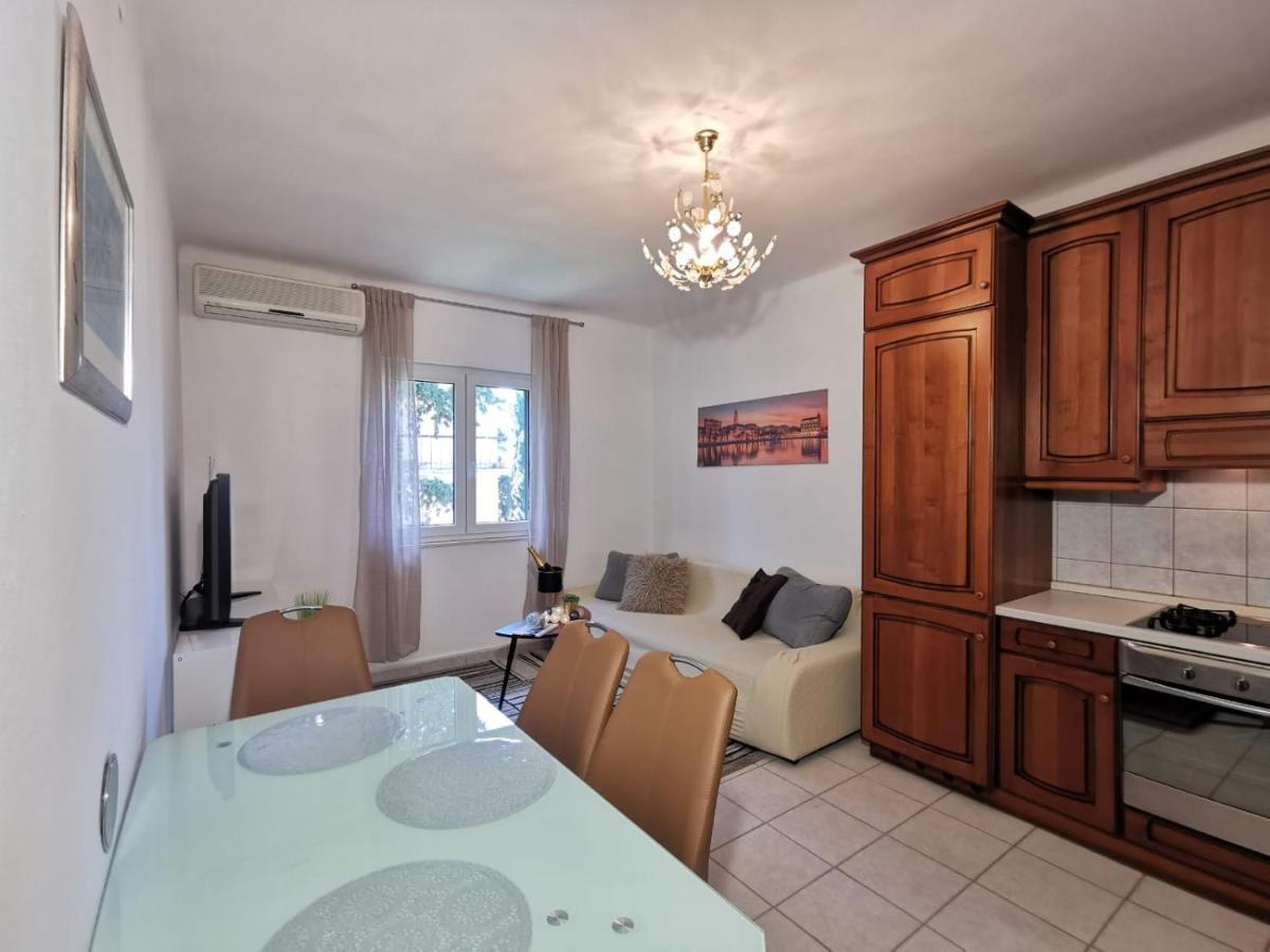 Apartment Lionel สปลิท ภายนอก รูปภาพ